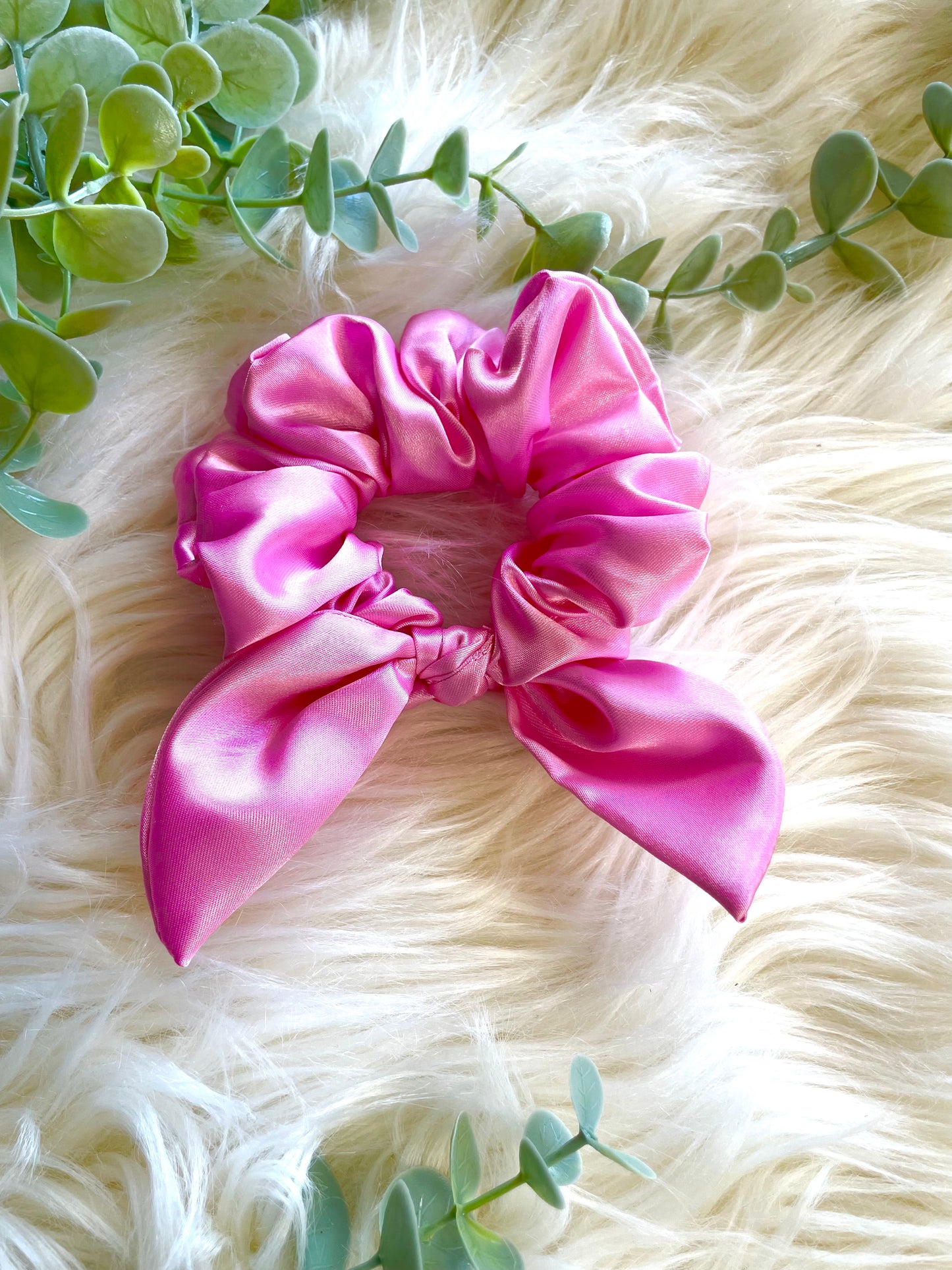 Bow tie scrunchie